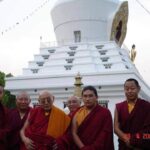 Xin Rinpoche hãy giải thích cho con biết về sự khác biệt giữa ‘Lama’, ‘Khenpo’, ‘Tulku’ và ‘Rinpoche’?